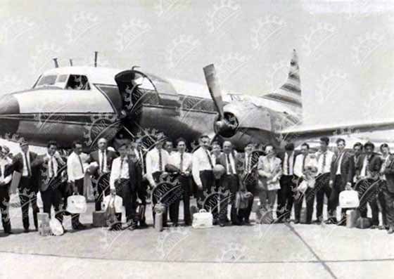 12 de noviembre de 1961 - Selección mexicana con avión